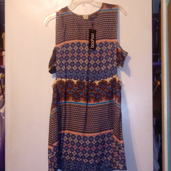 Boohoo summer dress with cut-out sides - Picture 3 of 3